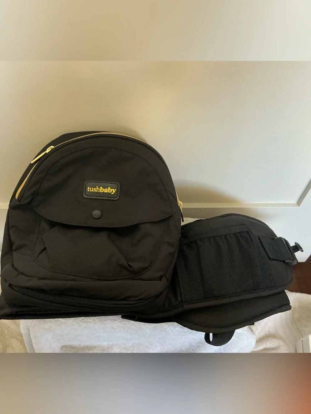 Tushbaby compact black